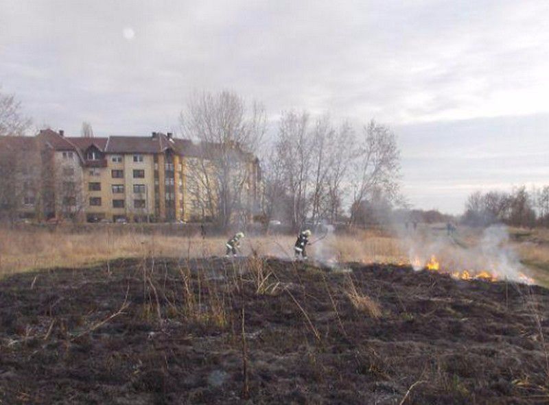 Óriási tüzek Debrecentől Hajdúnánásig