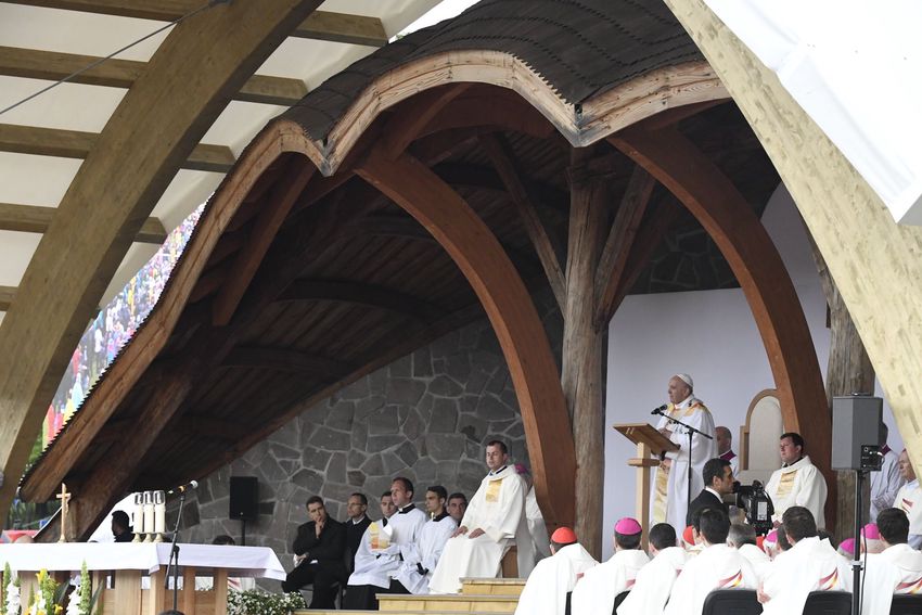 Ferenc pápa Erdély örökségéről is beszélt Csíksomlyón