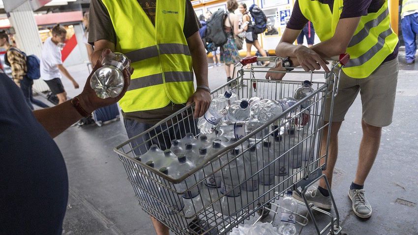 Debrecenben két helyen is osztanak ivóvizet