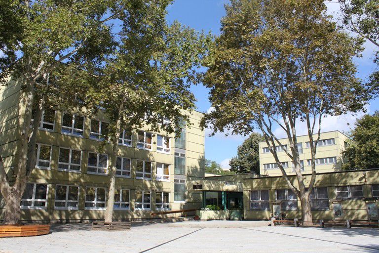 Modernebb, energiahatékonyabb lehet a debreceni iskola