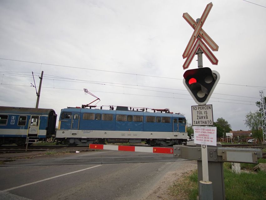 Hónapokra lezárják az egyik legforgalmasabb debreceni vasúti átjárót