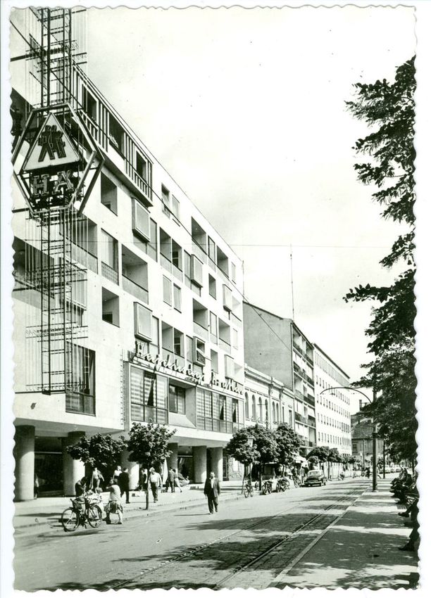 A debreceni Centrum Áruház lesz a téma