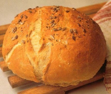 A kenyeret ünneplik Kismacson