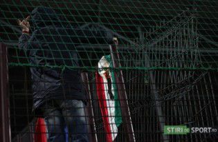 Büntettek a románok a magyar zászló elégetéséért