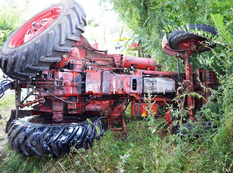 Nő okozta a traktor borulását Balmazújvárosnál