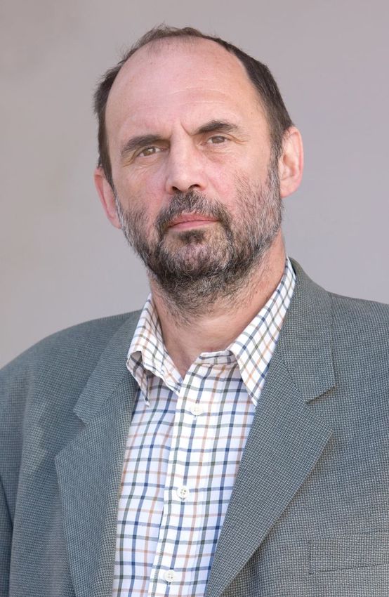 Elhunyt Varga Gyula főiskolai tanár