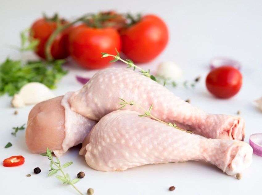 Zuhan a csirke- és a sertéshús ára