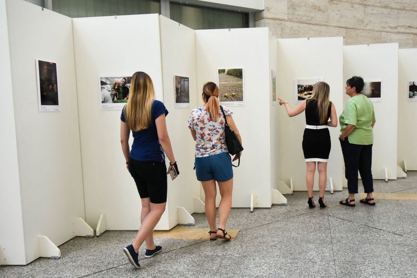 A turizmus nehéz másfél éve: hiánypótló kiállítás Debrecenben