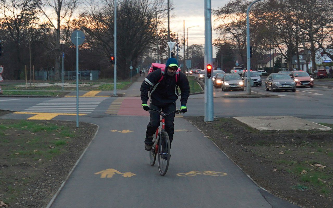 Közel a debreceni 100-as! Átadták az új Kishegyesi úti kerékpárutat