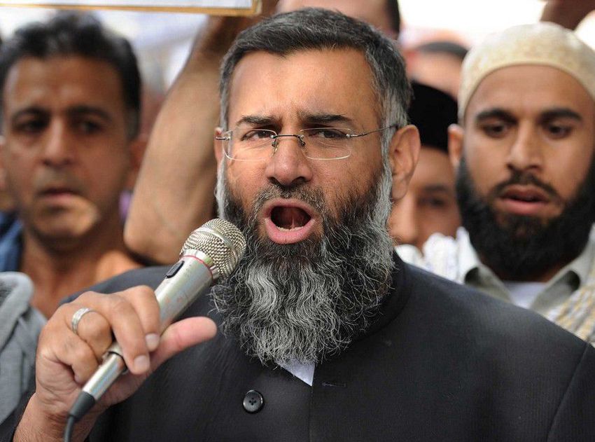 Őrült iszlám prédikátort ítéltek el Angliában