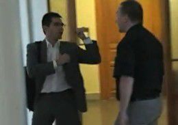 Tomcat balhoroggal kínálta meg a Jobbik-alelnökét