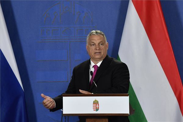 Orbán Viktor meglepő intézkedéseket ígér