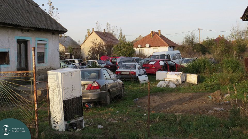 Roncstelep a borsodi udvarban – temetőben bujkált a tulaj