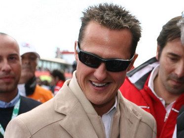 Aláírta a szerződést Schumacher