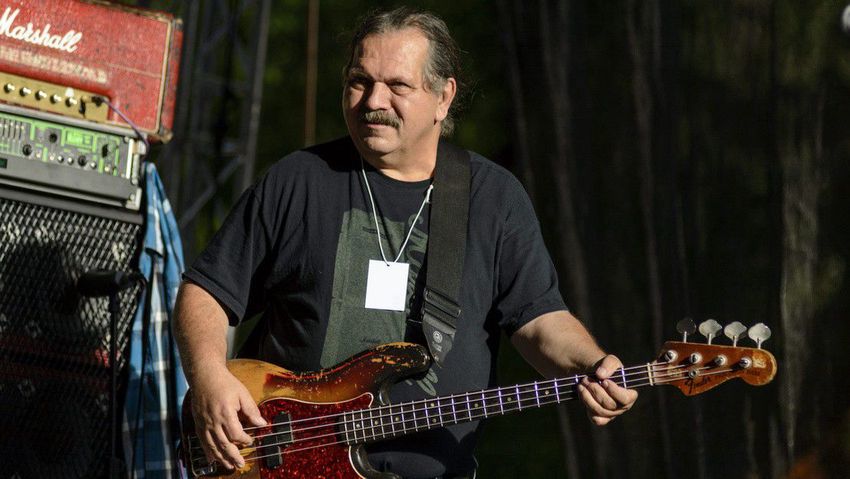 Elhunyt a Hobo Blues Band basszusgitárosa 
