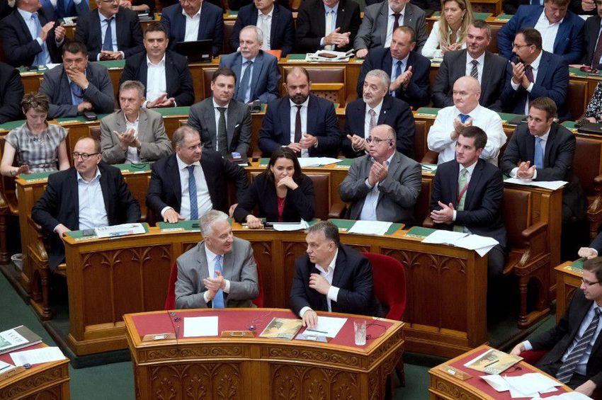 A Fidesz és a Jobbik megszavazta a Stop Sorost