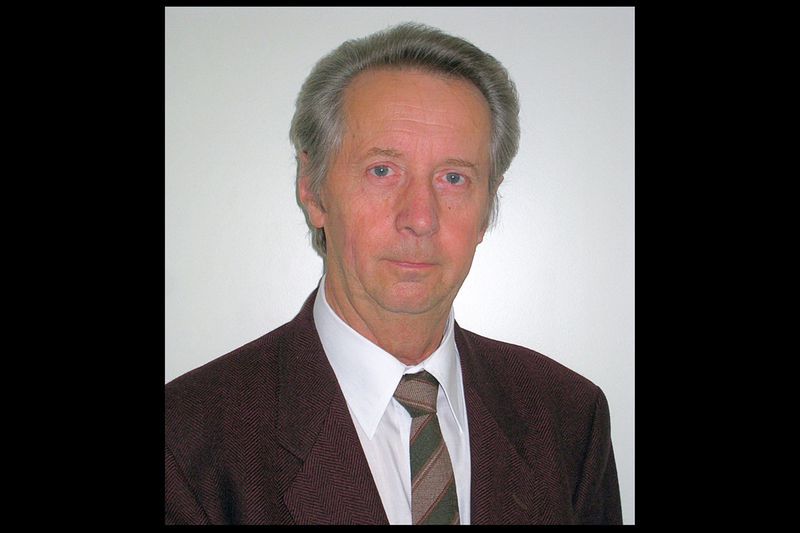 Ikonikus professzorát gyászolja a Debreceni Egyetem