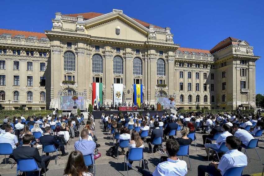 A Debreceni Egyetem alapítványi kézbe kerüléséről is szavaztak