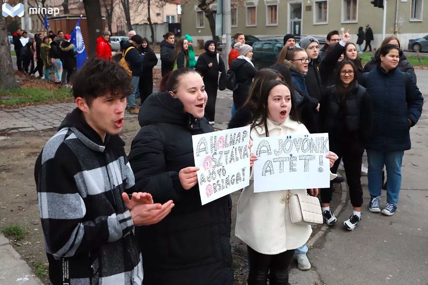 A Ferenczi és a Földes diákjai is demonstráltak Miskolcon