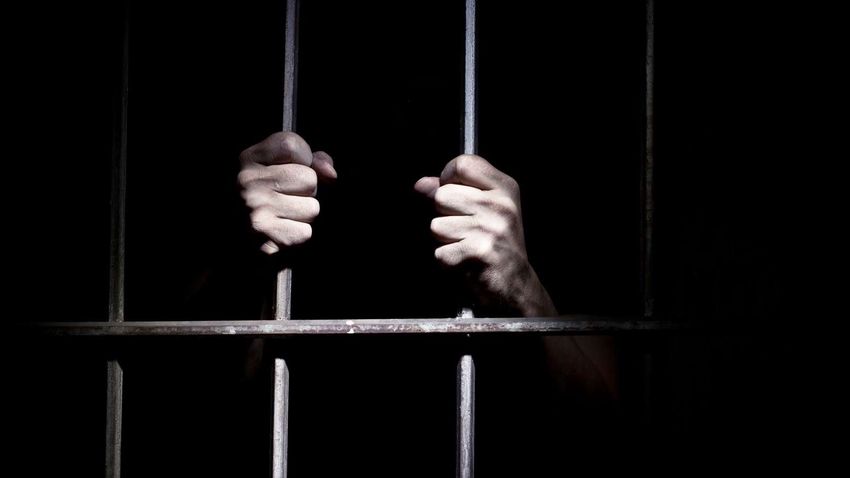 Gyerekeket zsarolt egy pár Nyíregyházán, börtönbe vonulnak