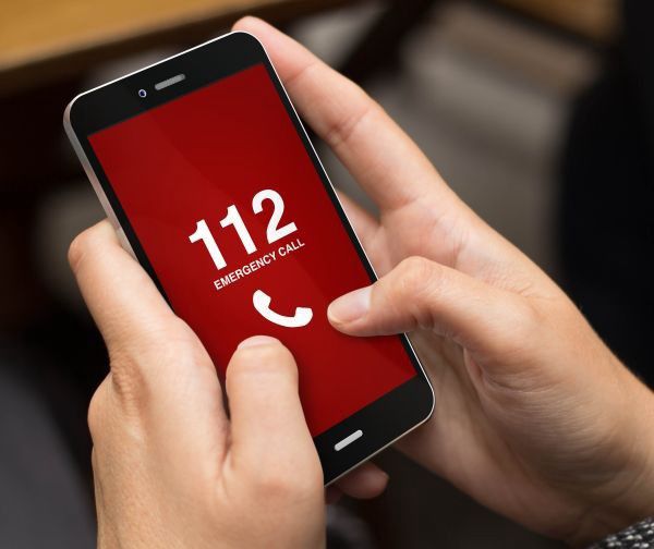 A 112-es segélyhívó automatikusan azonosítja a hívás helyadatait