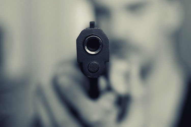 Vádat emeltek az ózdi kocsmában lövöldöző férfi ellen