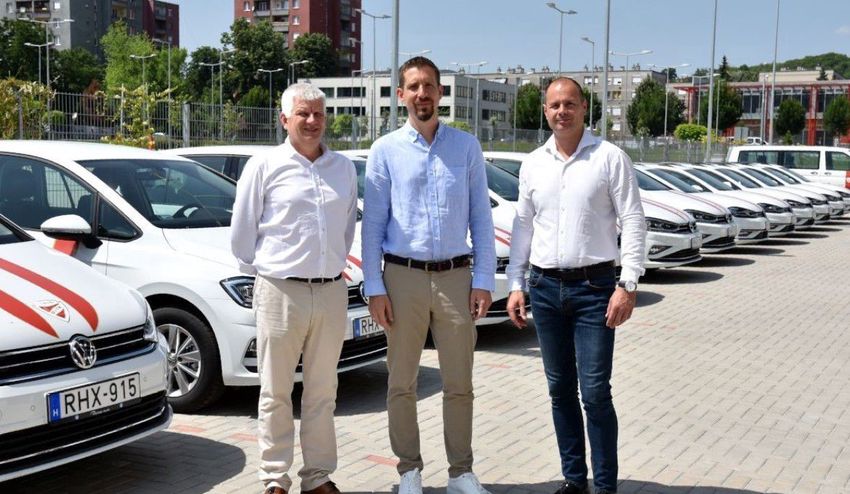 Új autókat kapnak a miskolci futballisták