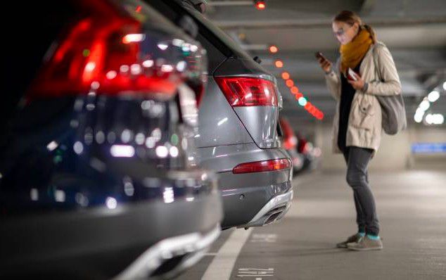 A DK-s és az MSZP-s ingyenes parkolást akar a két ünnep között