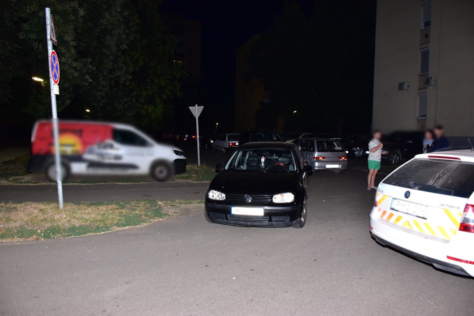 Gyerekek próbáltak autókat „elkötni” Debrecenben 