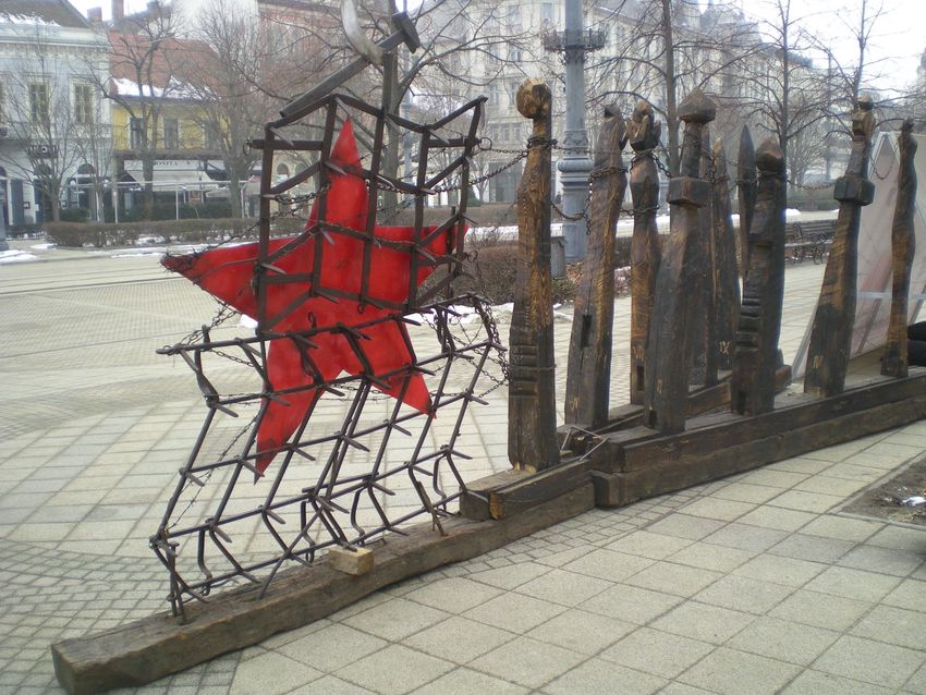Vörös csillagot helyeztek el Debrecen belvárosában