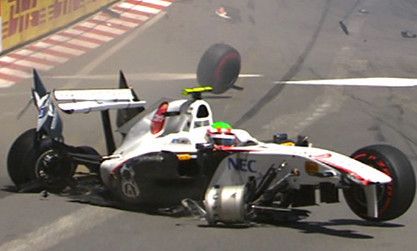 Vettel nem boldog Perez brutális bukása miatt