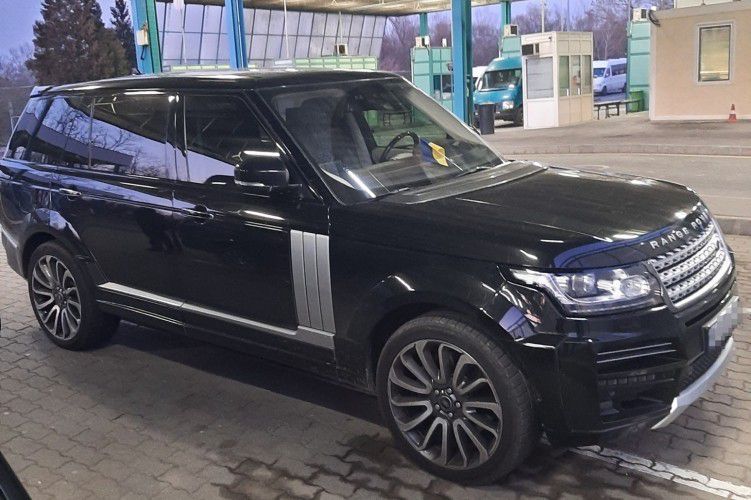 Az Interpol kereste a Tiszabecsnél megtalált Range Rovert