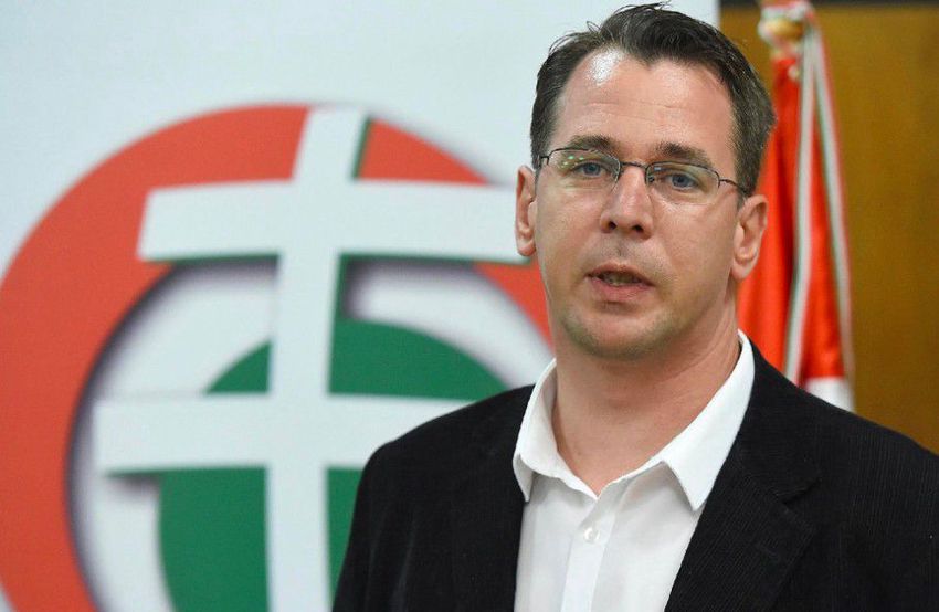 Kilép a Jobbikból Mirkóczki Ádám, Eger polgármestere