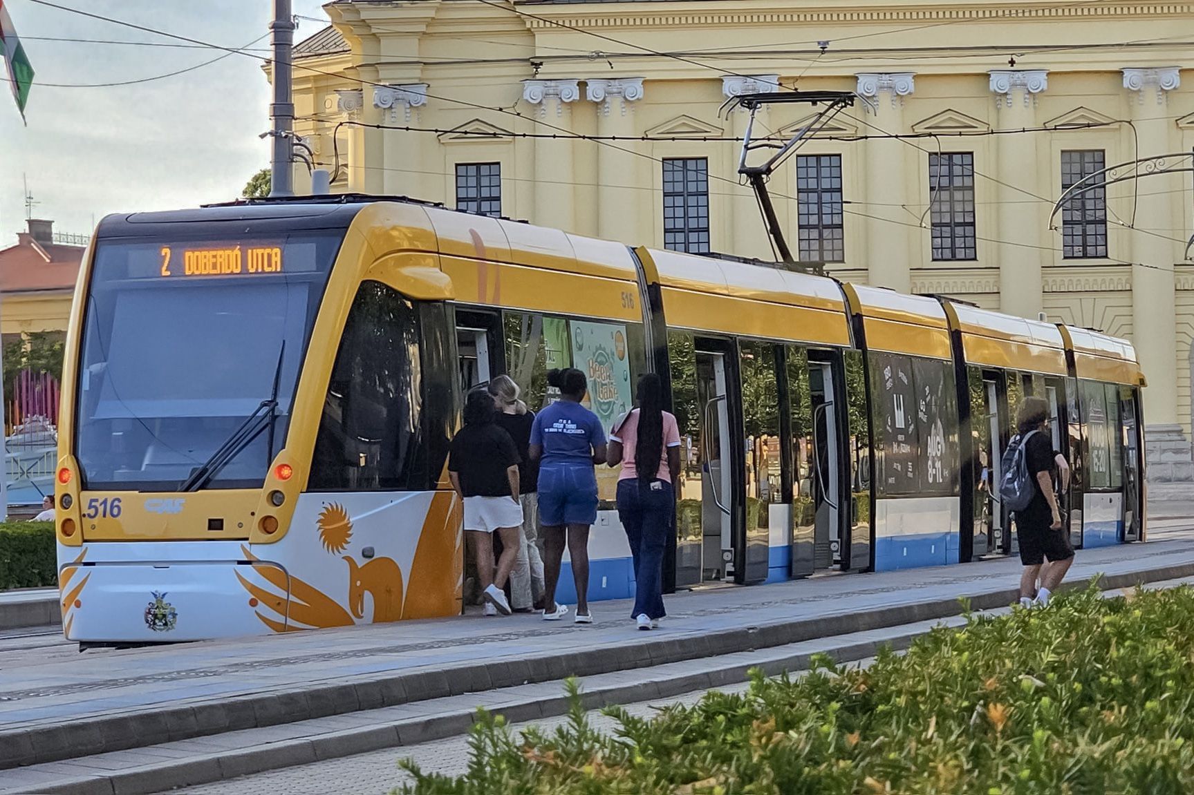 Karneváli és „elvarázsolt” villamosok Debrecenben