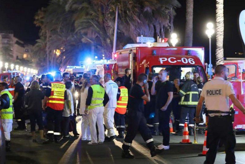 Terrortámadás Nizzában: több mint 80 halott