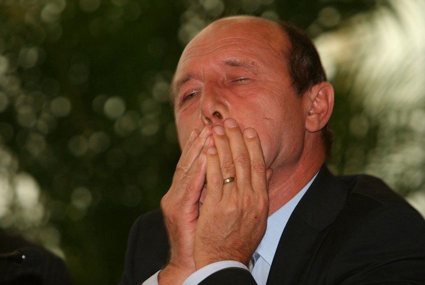 Băsescut eligazították arról, hogy meddig tart Románia