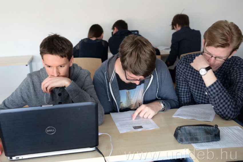 Szakkörök várják a jövő informatikusait Debrecenben