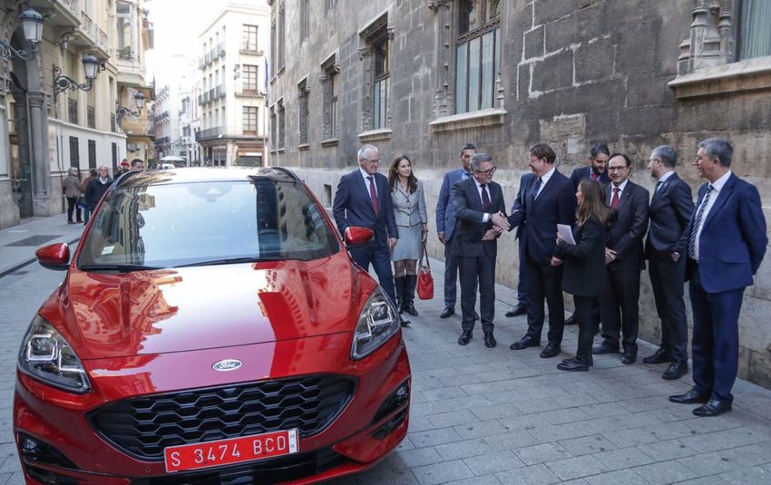 Ford Kuga PHEV – üdvözlet Valenciából