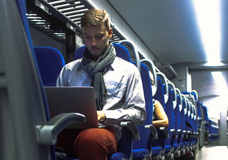 MÁV: gyorsabb lesz az internet a vonatokon