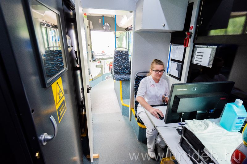 Új tüdőszűrő busz állt szolgálatba Debrecenben