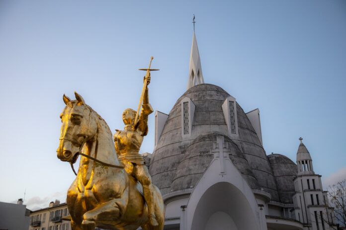 Mátészalka befogadná a nizzai Jeanne d'Arc-szobrot