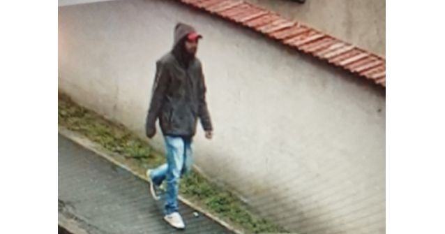 Autó platójáról lopott Miskolcon Autó platójáról lopott Miskolcon