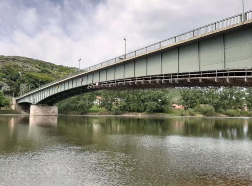 Így halad a tokaji Tisza-híd felújítása