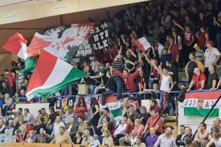 Botrány! Nem engedték be a magyar zászlót az izraeliek elleni meccsre!