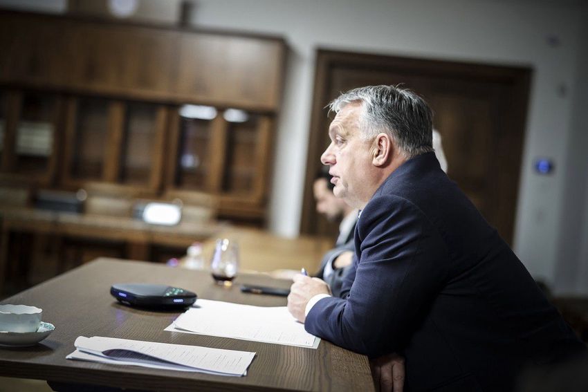 Orbán: Magyarország nem hagyja magát