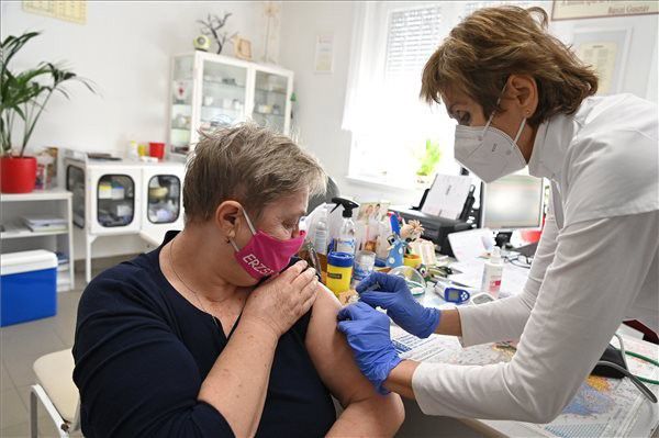 Már kínai vakcinával is oltanak Magyarországon