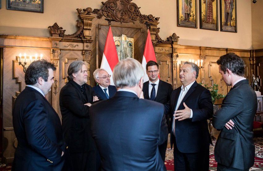 Orbán Viktor nagykutyákkal találkozott