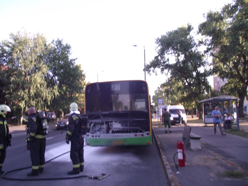 Lángolt a busz Nyíregyházán