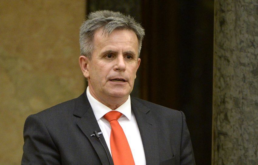 Varga Zoltán DK-s honatyának is van Szent István-napi üzenete: „Lopják a hazát!”