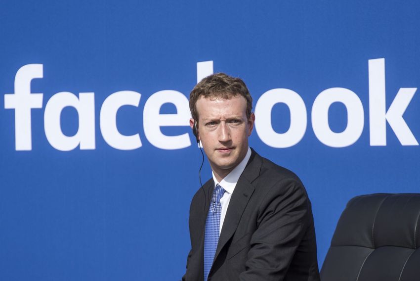 Kétmilliárd(!) Facebook-felhasználó szívhatja a fogát
